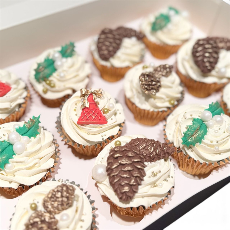 Luxury Christmas Cupcakes